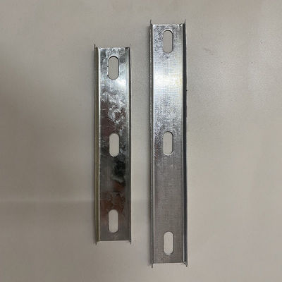 qualidade  Smooth Surface Cable Tray Fittings Bridge Cross Arm 1.5mm Thickness fábrica